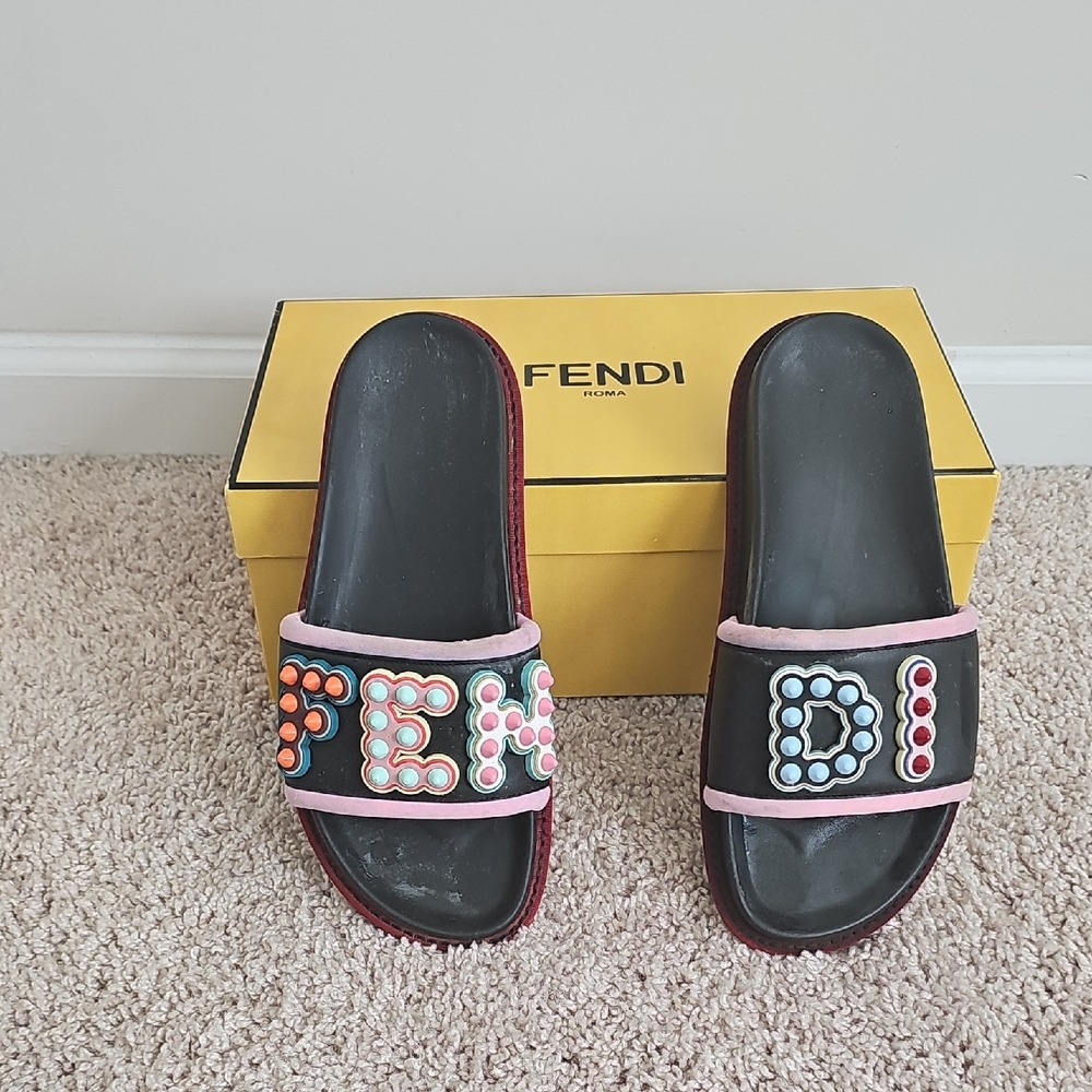 Fendi Saldalo Vitello + Lettere Gomma